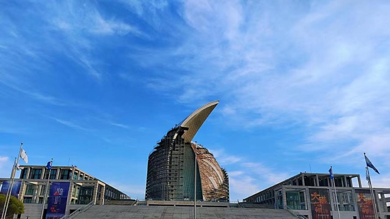 Holiday Inn Shanghai Dishui Lake By Ihg Nanhui Exterior foto